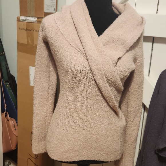 Sweaters , lightweight and dressy - Picture 10 of 12
